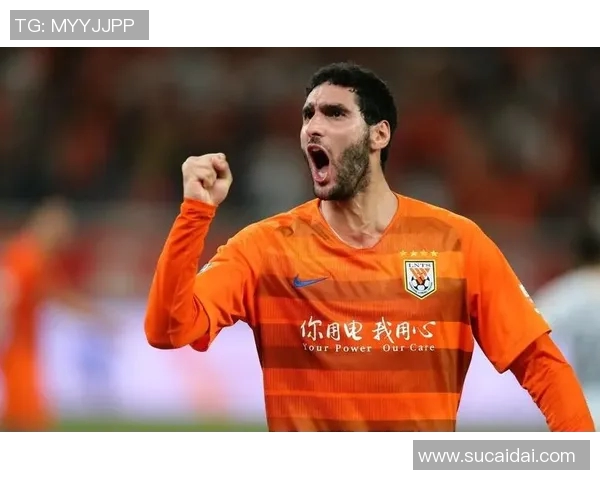 费莱尼在最后时刻绝杀山东泰山为球队带来关键胜利的精彩瞬间 费莱尼在最后时刻绝杀山东泰山为球队带来关键胜利的精彩瞬间