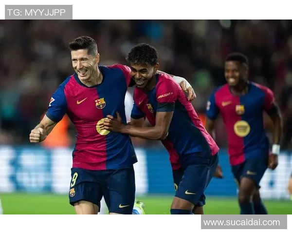 莱万在对阵巴萨的比赛中成功追平历史纪录展现超凡实力