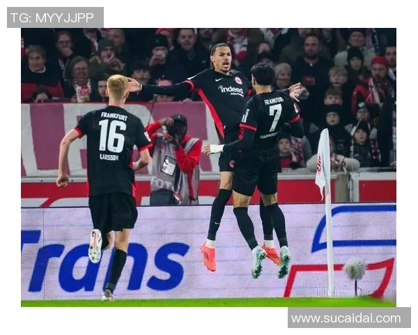 拜仁2-1逆转法兰克福领先优势稳固 拜仁2-1逆转法兰克福领先优势稳固