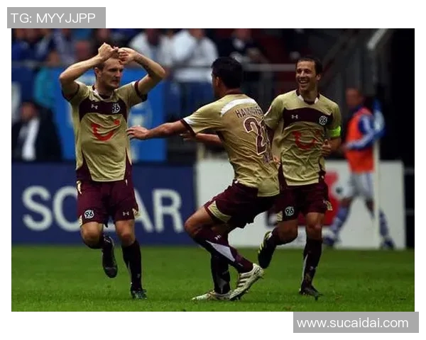 沙尔克04两连败！汉诺威96逆袭，重挫实力强劲对手