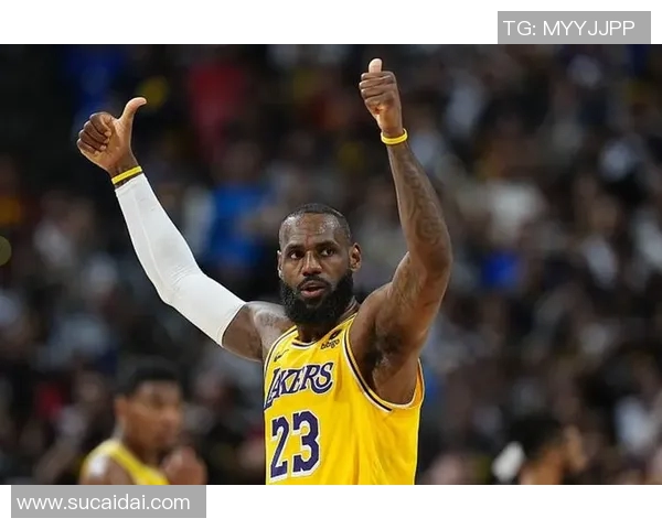 詹姆斯砍下生涯40+美专家点赞他仍是联盟的“超级巨星” 詹姆斯砍下生涯40+美专家点赞他仍是联盟的“超级巨星”