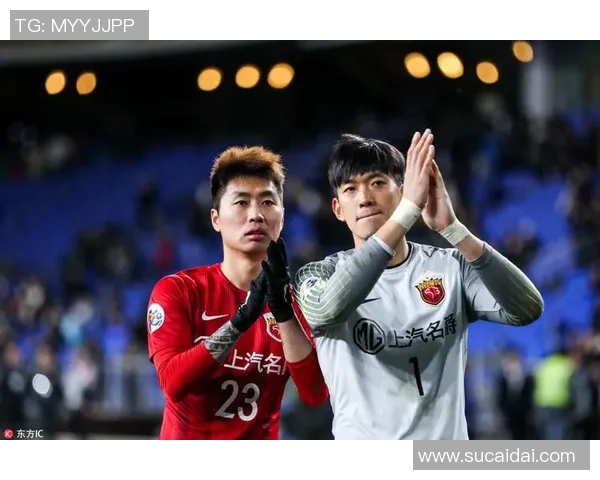 颜骏凌飞身扑救展现门将风采助力球队逆转局势的精彩瞬间 颜骏凌飞身扑救展现门将风采助力球队逆转局势的精彩瞬间